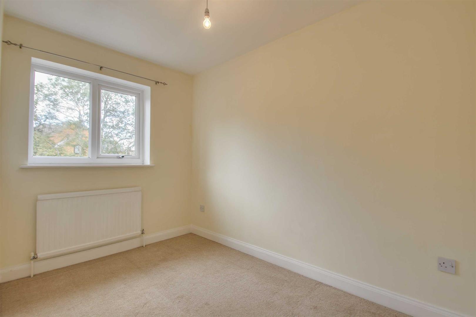Vyne Crescent, Great Holm, Milton Keynes